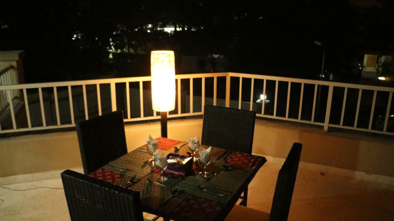 The Royal Manor Islamabad Bagian luar foto