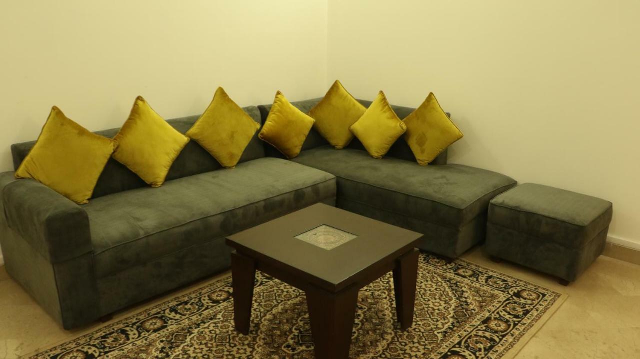 The Royal Manor Islamabad Bagian luar foto